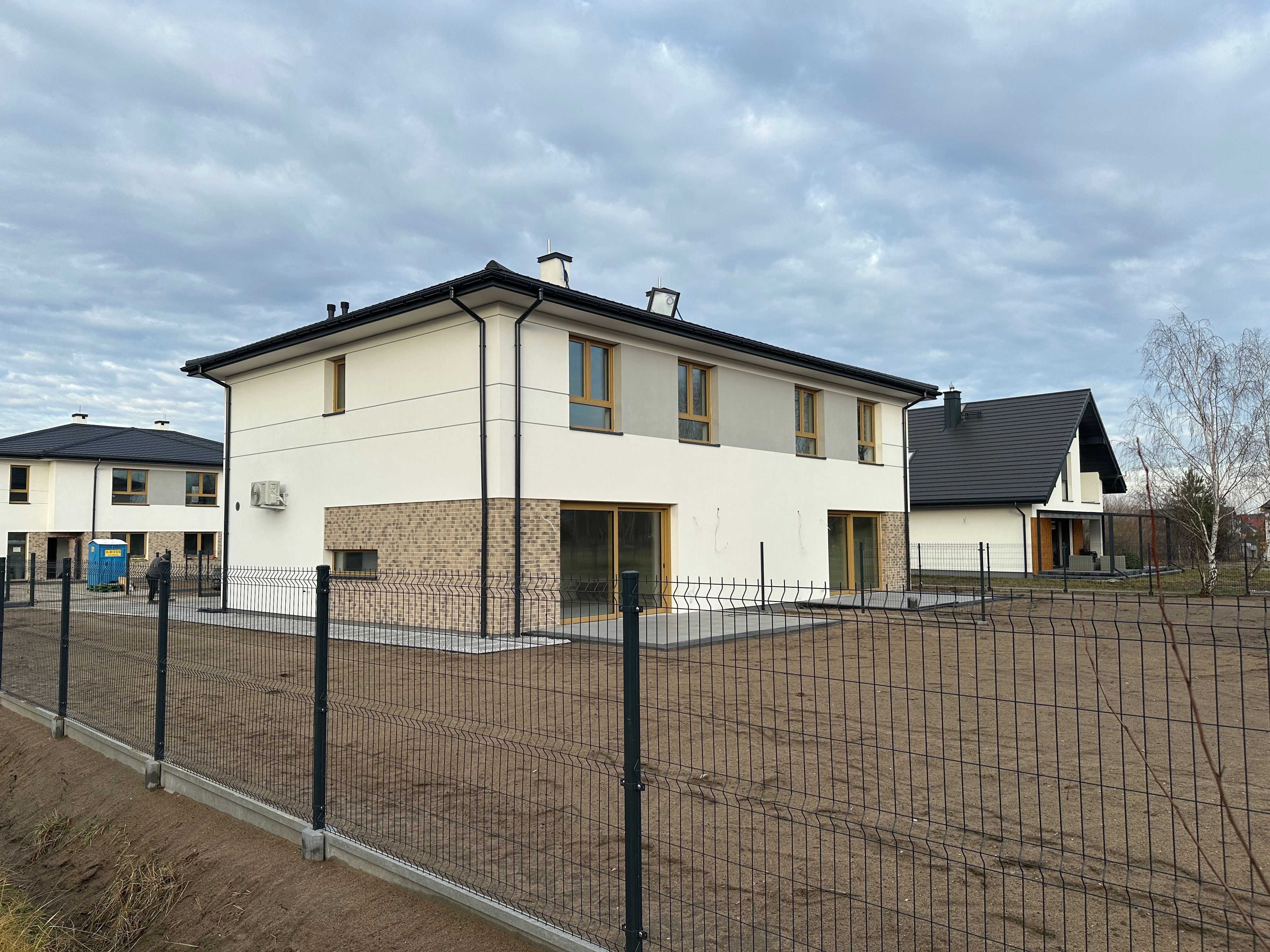 Szczęsne, ul. Puchacza 17-19 - Zdjęcie 1